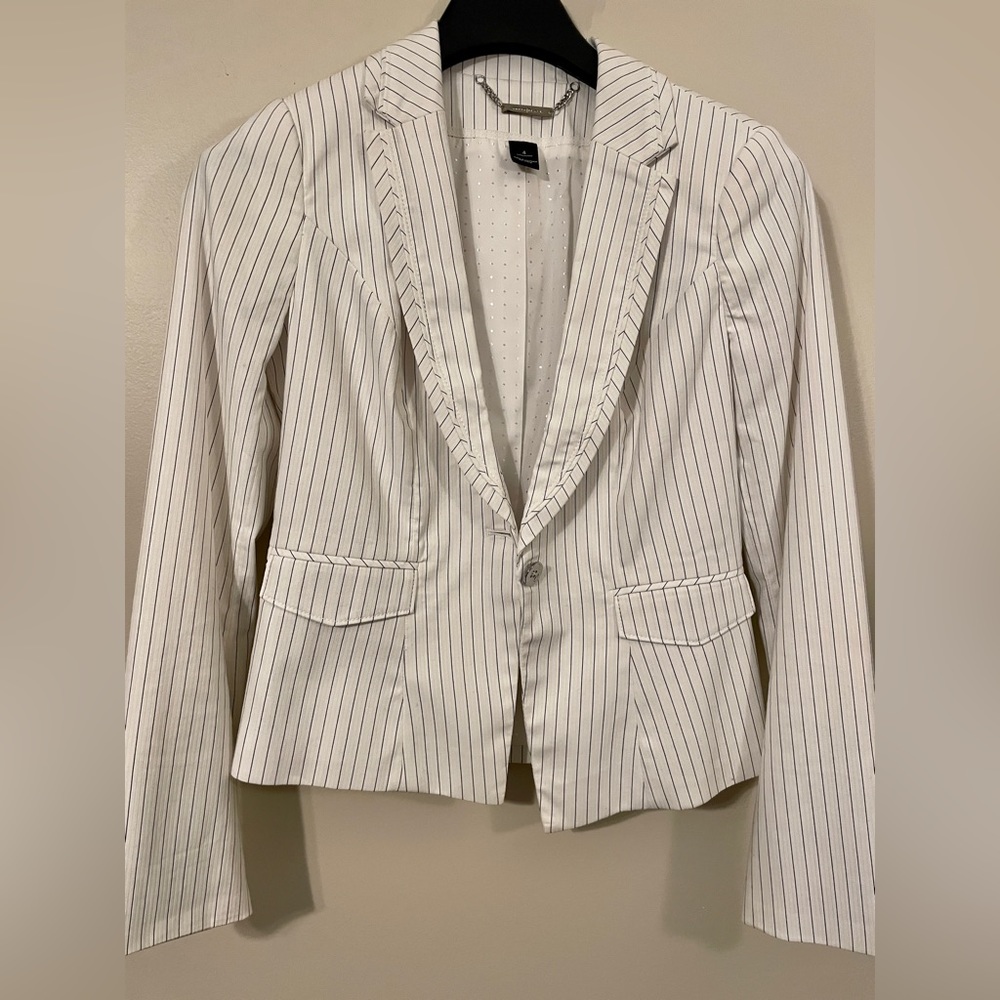 White House Black Market Fitted Blazer